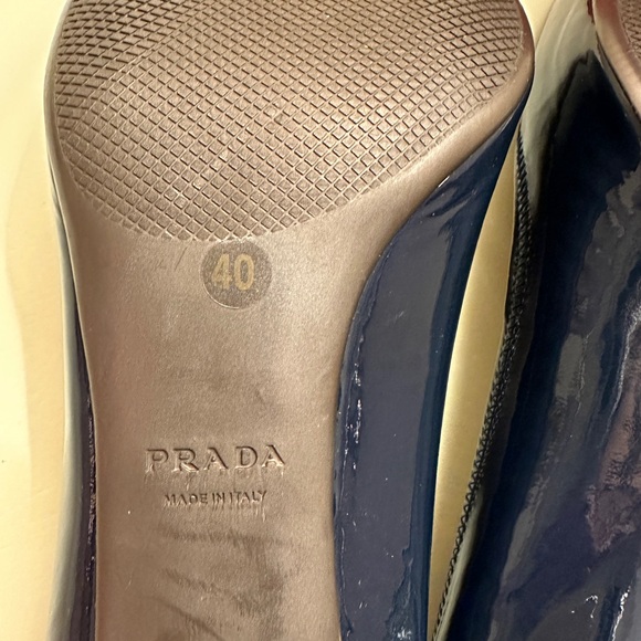 Like NEW! PRADA blue patent leather open toe heels. Peep toe. Size EU 40 9.5 - Picture 5 of 14
